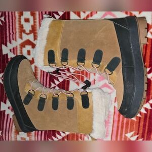Girls Tan Faux Fur Lined Lace-Up Winter Boots Size 4